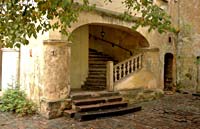 Jaunpils castle, inner yard